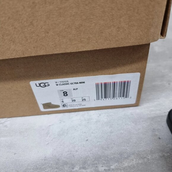 UGG Classic Ultra Mini Boots - Picture 7 of 7
